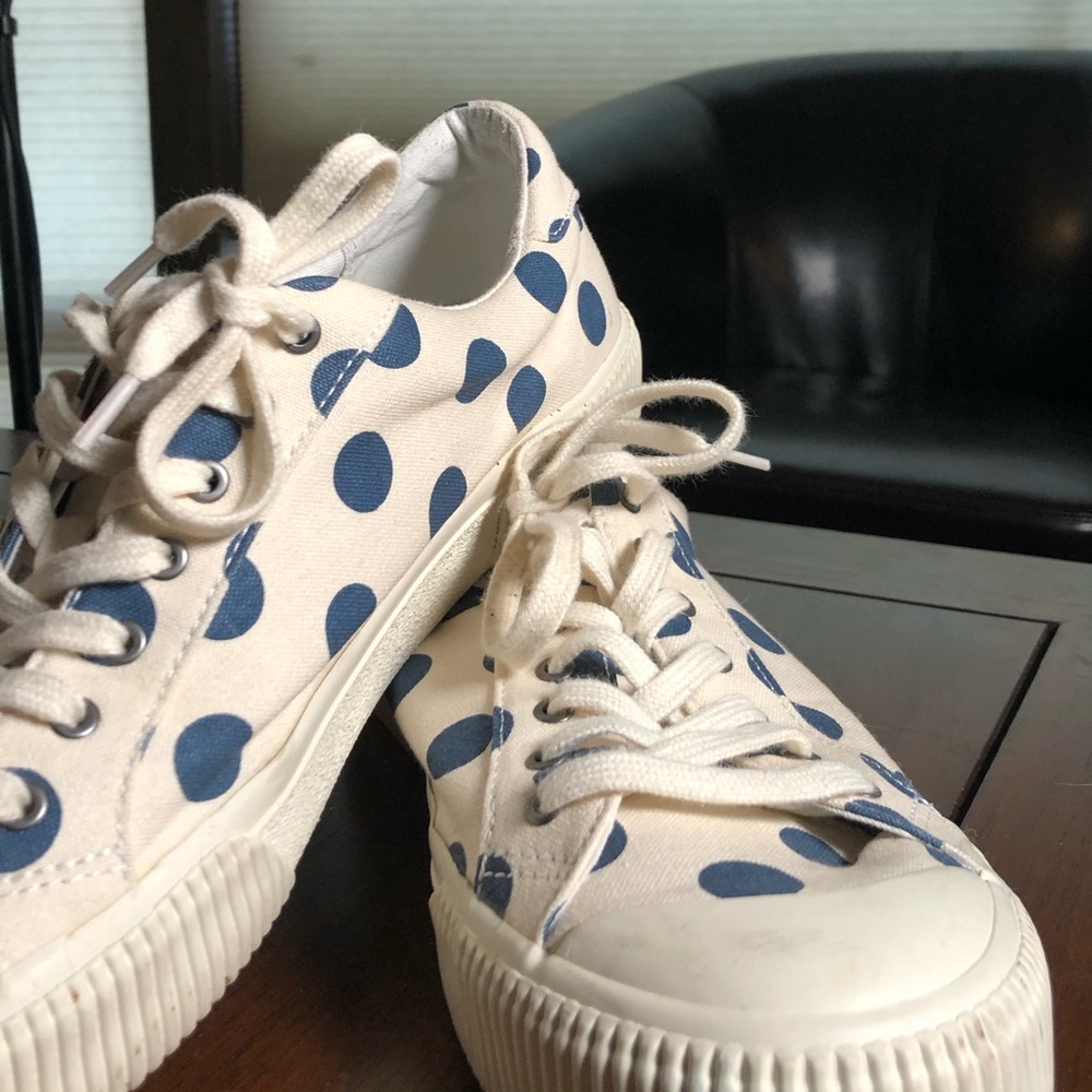 White and blue polkadot shoes from Madewell!